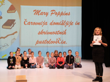 Plesno-glasbeni nastop Mary Poppins